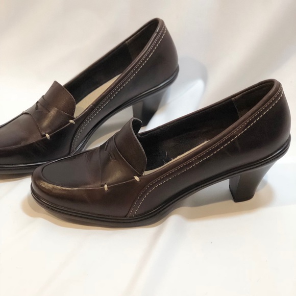 EUC SoftWalk Leather Heel Size 7 - Picture 3 of 7